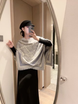 Dior ZP166 Twill Square Scarf – Grey & Cream view 2