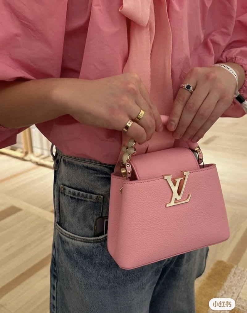 Louis Vuitton Capucines MM Orange Leather Handbag view