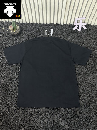 Descente Classic Logo T-Shirt White view 4