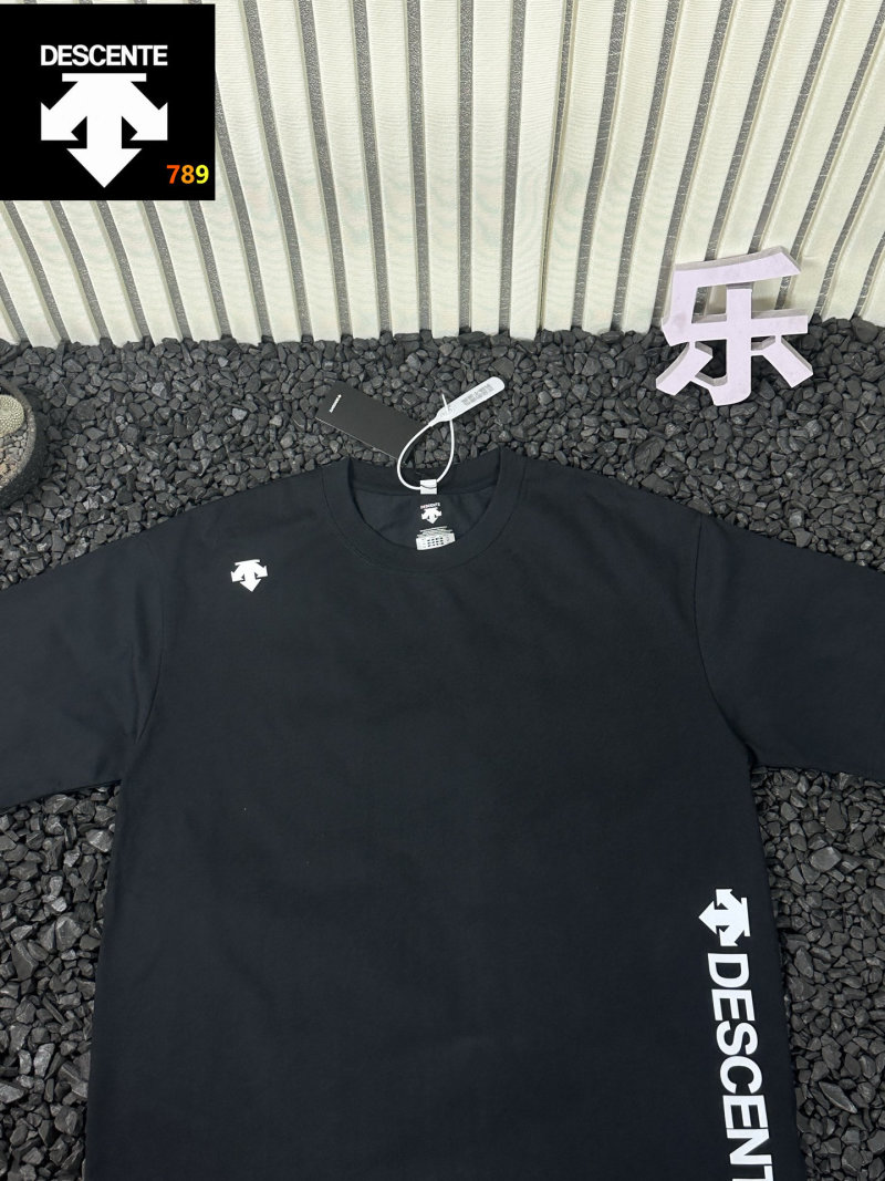 Descente Classic Logo T-Shirt White view