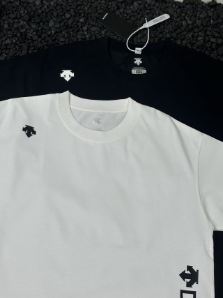 Descente Classic Logo T-Shirt White view 10