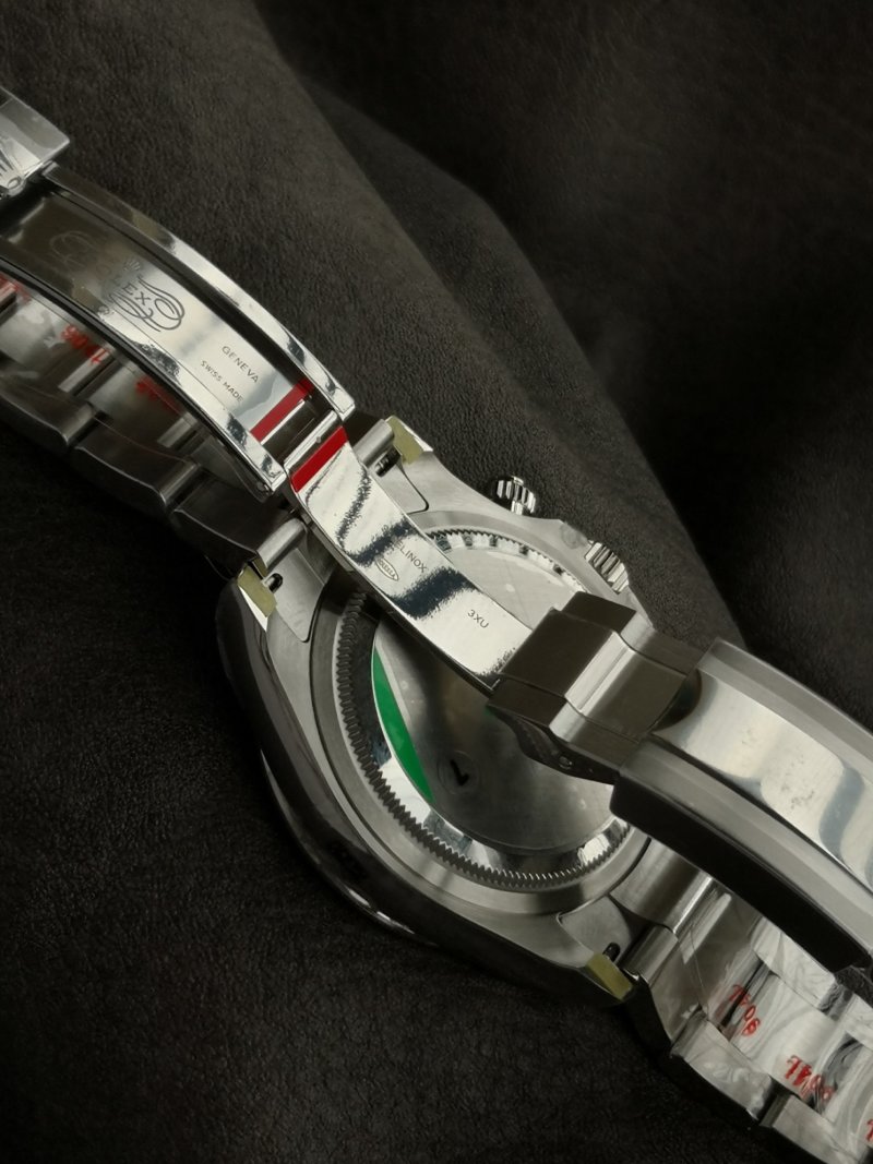 Rolex Daytona Chronograph Steel White Dial M126500LN-0001 view