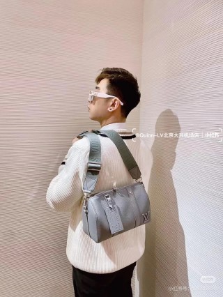 Louis Vuitton Epi Leather Wallet Grey view 3