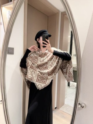 Loewe Anagram Reversible Cashmere Scarf Beige/Cream view 2