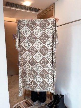 Loewe Anagram Reversible Cashmere Scarf Beige/Cream view 3