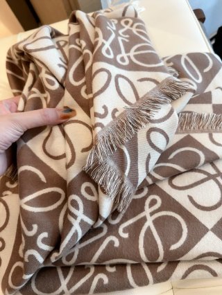 Loewe Anagram Reversible Cashmere Scarf Beige/Cream view 4