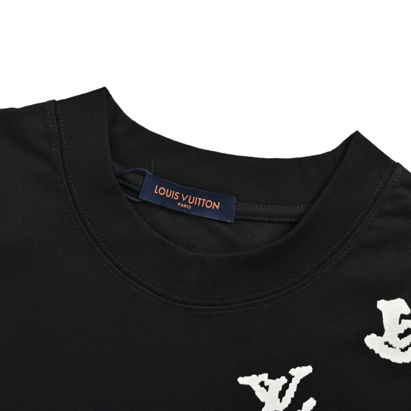 Louis Vuitton Monogram Print Black T-Shirt view
