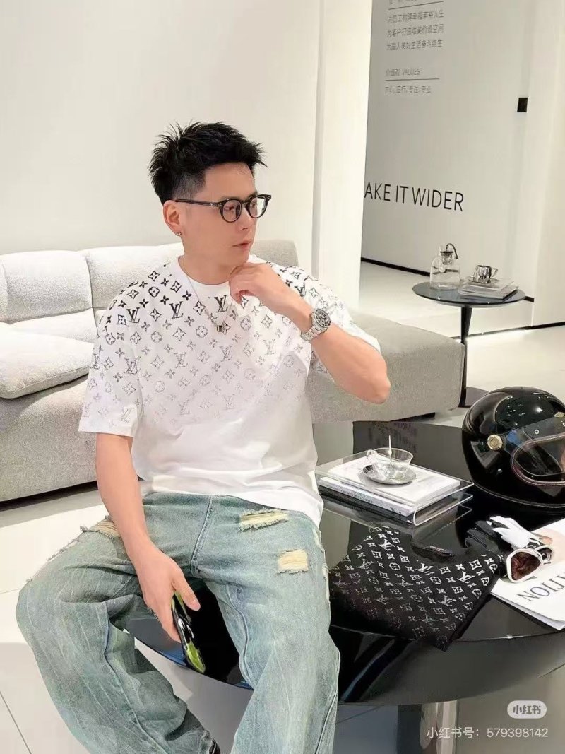 Louis Vuitton Monogram White Short Sleeve T-Shirt view