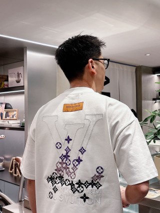Louis Vuitton Monogram Diamond Print White T-Shirt view 5