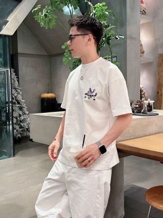 Louis Vuitton Monogram Diamond Print White T-Shirt view 8