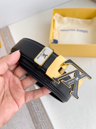 Louis Vuitton LV Initials Black Leather Automatic Belt view 3