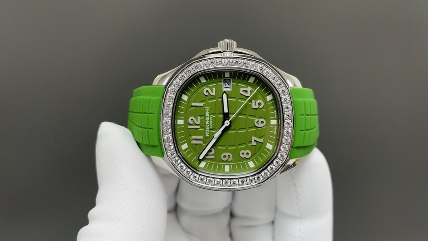 Patek Philippe Aquanaut Luce Green Dial Diamond Bezel Watch view