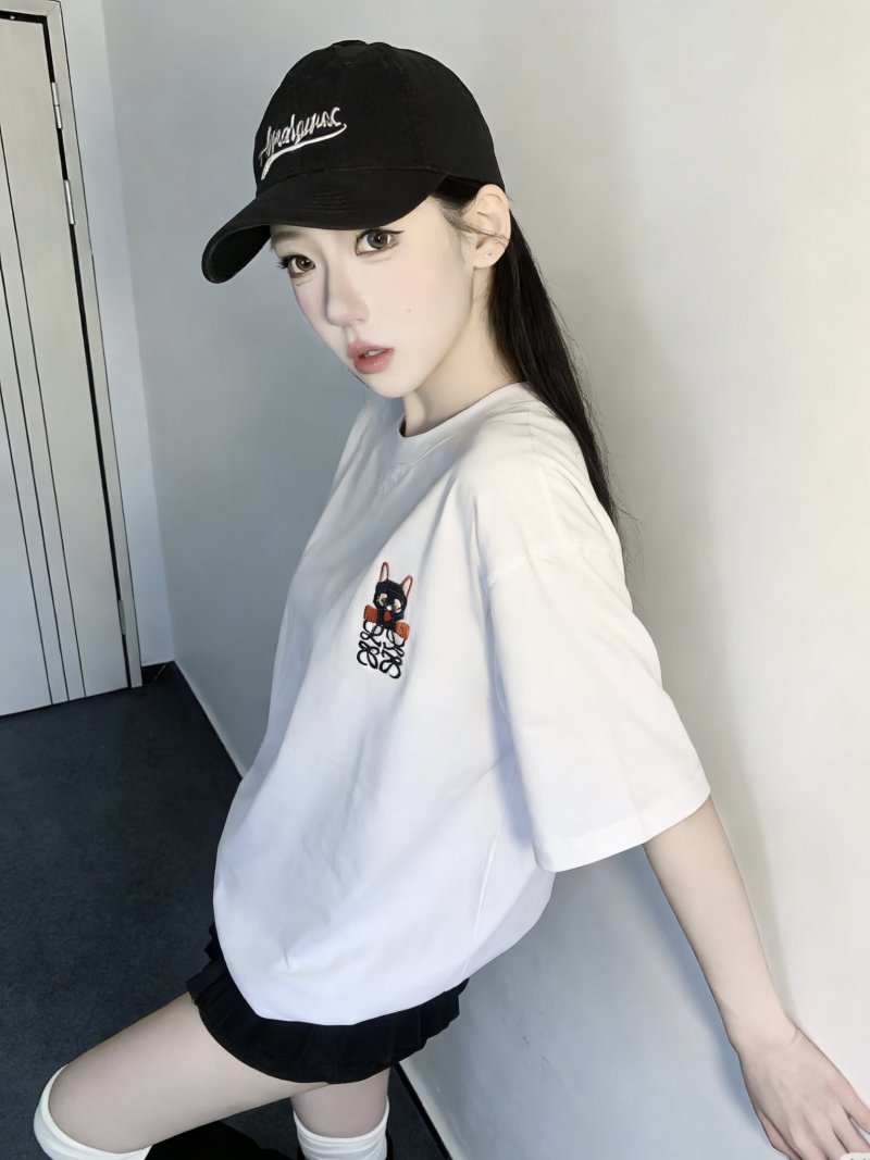 White Cat Graphic Short Sleeve T-Shirt
