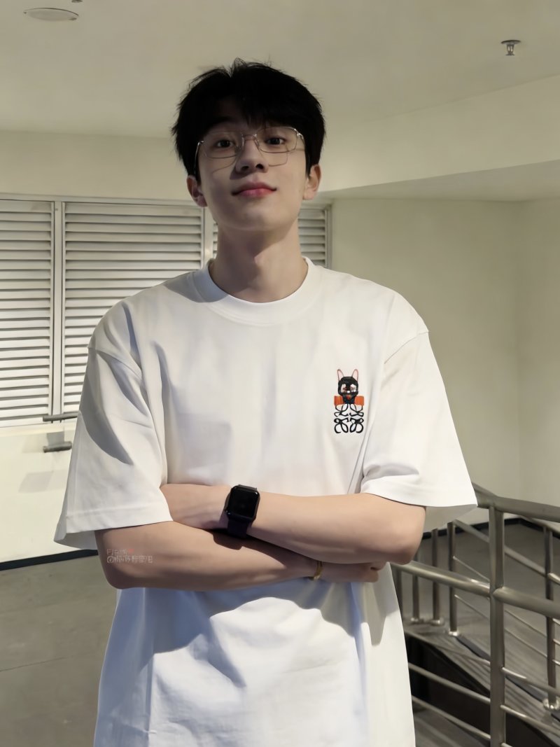 White Cat Graphic Short Sleeve T-Shirt view