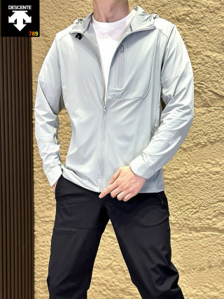 Descente Black Hooded Ice Silk Speed-Dry Outdoor Jacket view 2