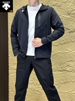 Descente Black Hooded Ice Silk Speed-Dry Outdoor Jacket view 3