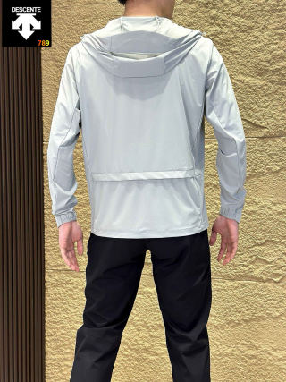 Descente Black Hooded Ice Silk Speed-Dry Outdoor Jacket view 8