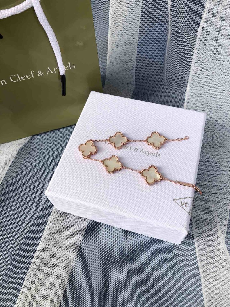Van Cleef & Arpels Four-Leaf Clover Rose Gold Bracelet