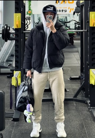 Essentials Fear of God Cream Joggers view 3