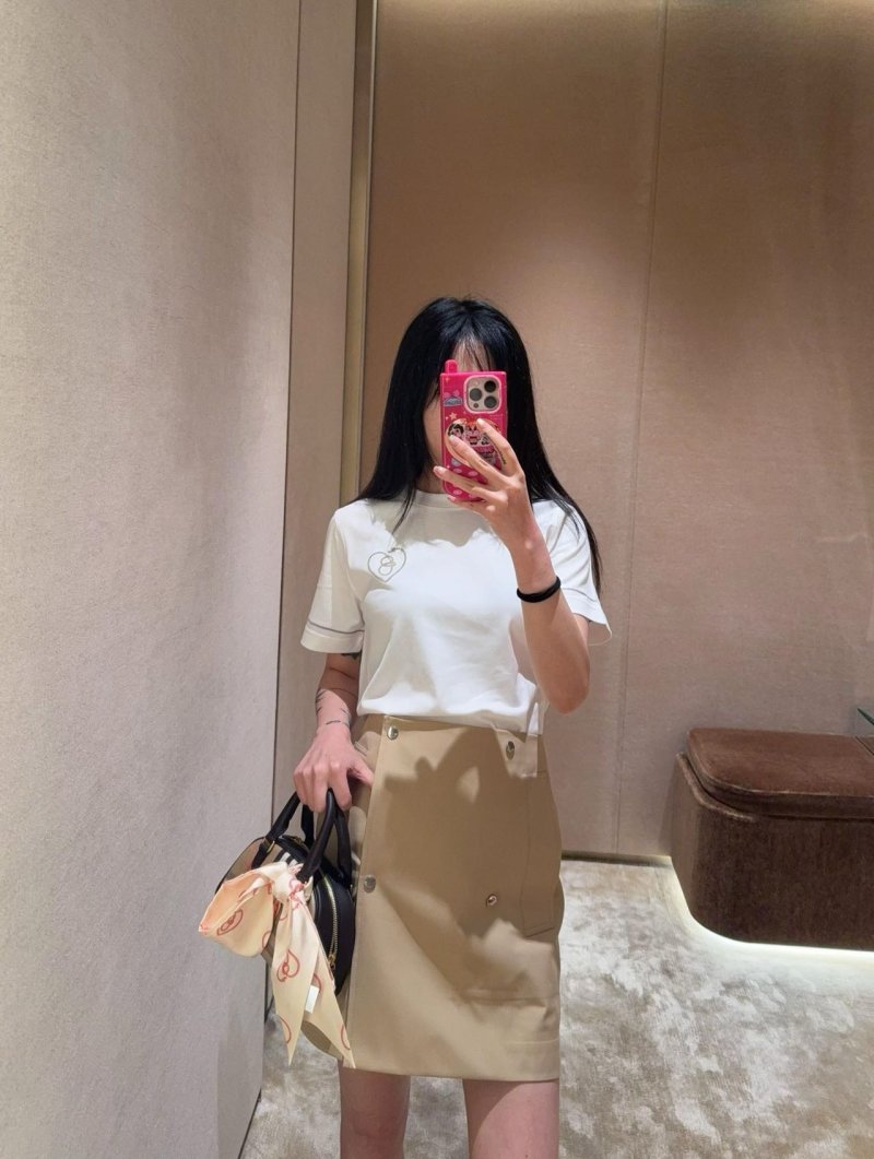 Burberry Heart Logo White T-Shirt view