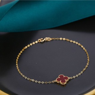 Van Cleef & Arpels Four-Leaf Clover Bracelet Red Carnelian 18K Gold view 3