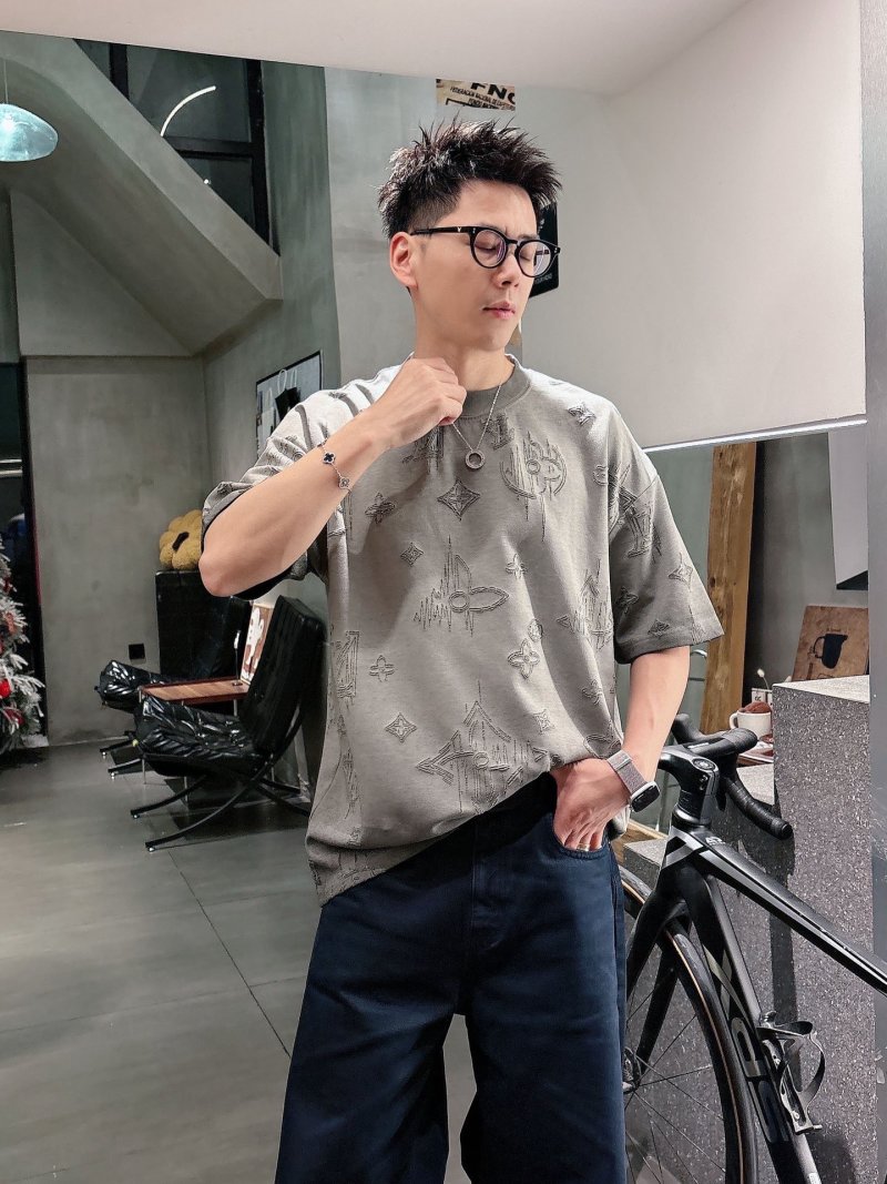 Louis Vuitton Monogram Short Sleeve T-Shirt Grey view