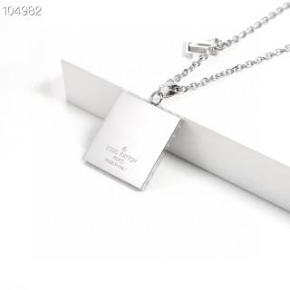 Louis Vuitton Shell Detail Square Pendant Necklace Silver view 2