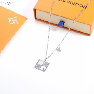 Louis Vuitton Shell Detail Square Pendant Necklace Silver view 4