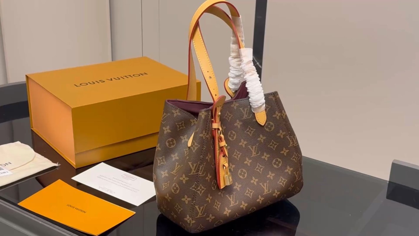 Louis Vuitton Monogram Canvas Tote Bag Brown