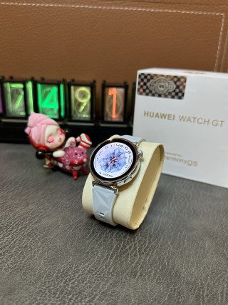 Huawei Watch GT5 Mini Women's Smartwatch Silver view 12