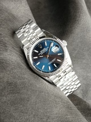 Rolex Datejust 36mm Steel Blue Dial Automatic Watch view 4