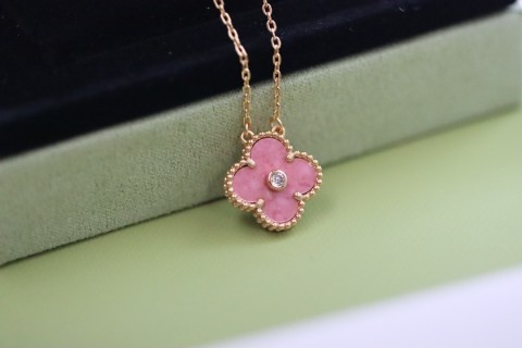 Van Cleef & Arpels Rose Gold Pink Tourmaline Clover Pendant Necklace view 5