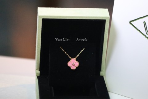 Van Cleef & Arpels Rose Gold Pink Tourmaline Clover Pendant Necklace view 9