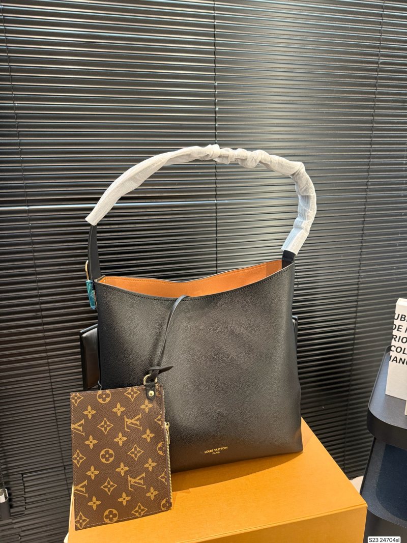 Louis Vuitton Black Leather Commuter Shoulder Bag