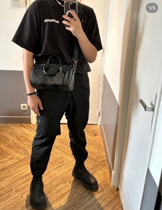 Louis Vuitton Monogram Keepall Bandoulière Grey view 3