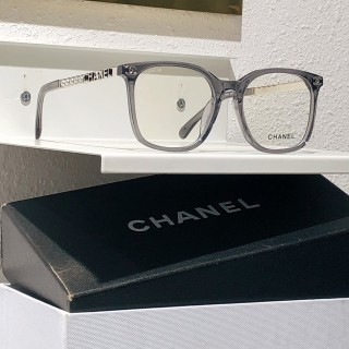 Chanel CH0606 Black Square Sunglasses with Pearl-Effect Temple view 3