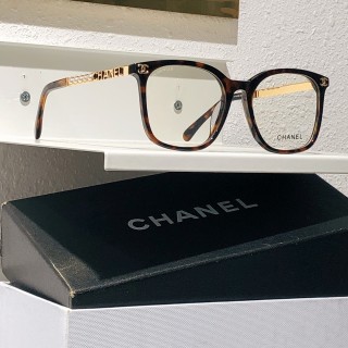 Chanel CH0606 Black Square Sunglasses with Pearl-Effect Temple view 5