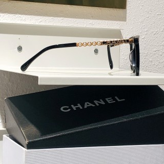 Chanel CH0606 Black Square Sunglasses with Pearl-Effect Temple view 7