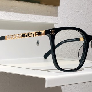 Chanel CH0606 Black Square Sunglasses with Pearl-Effect Temple view 8