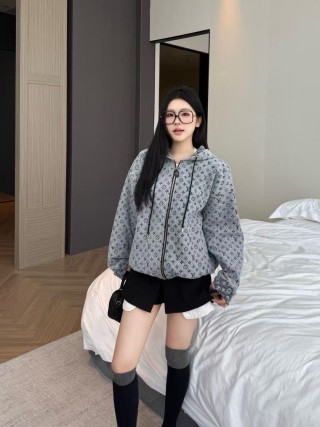 Louis Vuitton Monogram Quilted Puffer Jacket Light Grey view 2