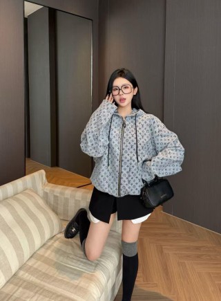 Louis Vuitton Monogram Quilted Puffer Jacket Light Grey view 3