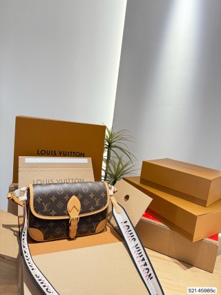 Louis Vuitton Diane Monogram Canvas Crossbody Bag Caramel