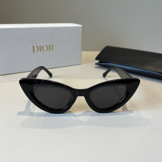 Dior CD Cat-Eye Sunglasses Black view 2