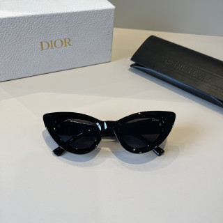 Dior CD Cat-Eye Sunglasses Black view 9