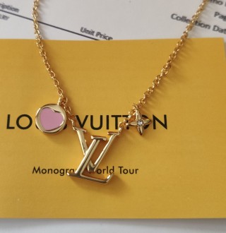 Louis Vuitton Iconic Heart Gold Pendant Necklace Pink Enamel view 7