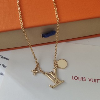 Louis Vuitton Iconic Heart Gold Pendant Necklace Pink Enamel view 9