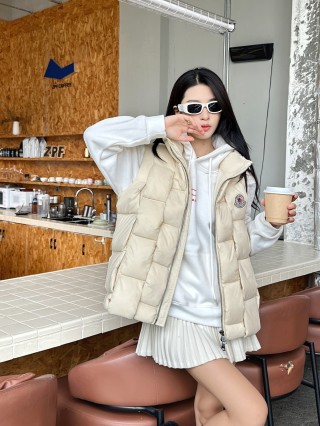 Cream Puffer Vest Gilet with White Hoodie Layering Set view 3