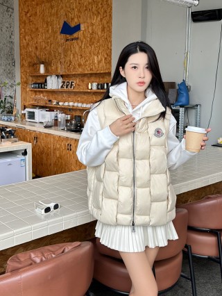 Cream Puffer Vest Gilet with White Hoodie Layering Set view 6
