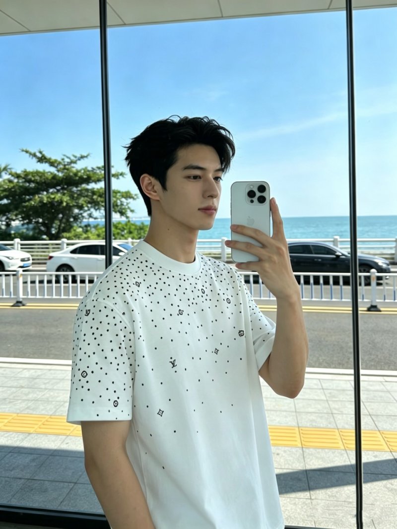 Louis Vuitton Monogram Print White T-Shirt