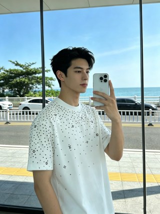 Louis Vuitton Monogram Print White T-Shirt